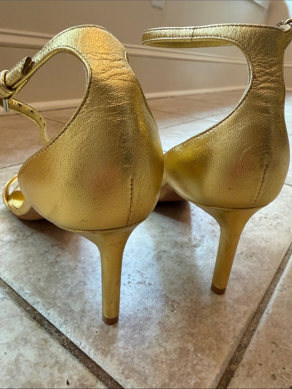 Saint Laurent Heels MSRP $1,100 - Picture 5 of 9